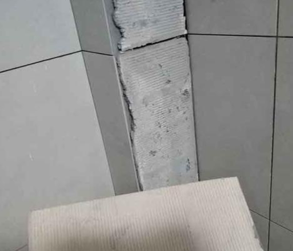 独山子瓷砖空鼓维修公司分享下厨房瓷砖脱落的补救措施。